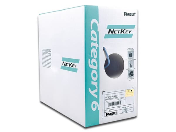 Bobina de Cable Panduit Cat6 (UTP) caja con 305 m, 24 AWG. Color azul.