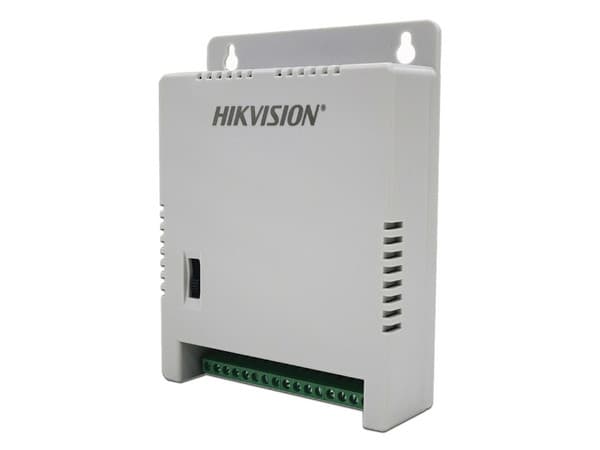Fuente de Poder Regulada Hikvision DS-2FA1205-C8/K de 12, 13.5 y 15 Vcd para 8 Cámaras, 1A, Soporta 4K, Modo para Largas Distancias.