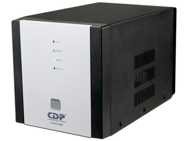 Regulador CDP R-AVR2408 2400VA / 1200W, con 8 Tomas NEMA 5-15R y 1 Nema 5-20R, Protección sobretensión 525J, Certificación RETIE/NOM.