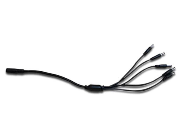 Divisor de energía Saxxon tipo pulpo con 4 conectores machos de 20cm.