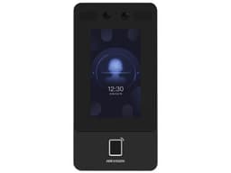 Terminal Hikvision Min Moe de reconocimiento facial y huella con lector MIFARE, exterior IP65, Hasta 1.5 mts en lectura de rostro, Soporta P2P, 1,500 Rostros, 3,000 huellas, Salida 12 Vcd para chapa, PoE. - imagen 1