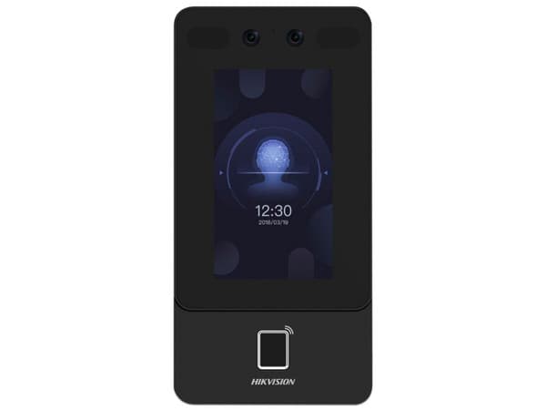 Terminal Hikvision Min Moe de reconocimiento facial y huella con lector MIFARE, exterior IP65, Hasta 1.5 mts en lectura de rostro, Soporta P2P, 1,500 Rostros, 3,000 huellas, Salida 12 Vcd para chapa, PoE.